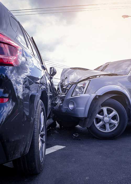 Deux voitures accidentées